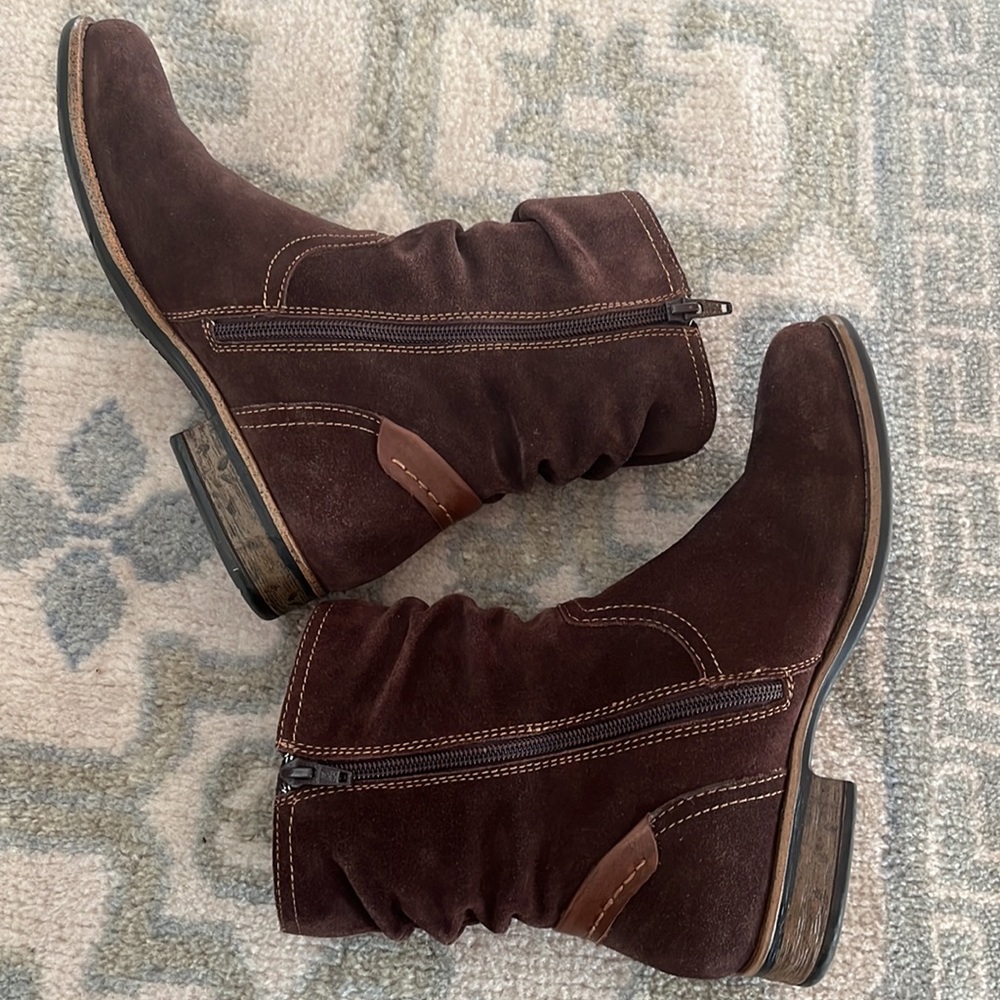 Earth brown suede boot size 7.5 - Picture 8 of 8